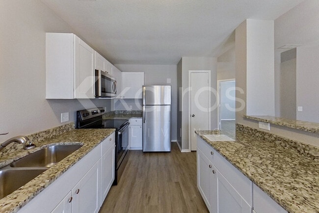 Building Photo - 1401 Alpine Dr