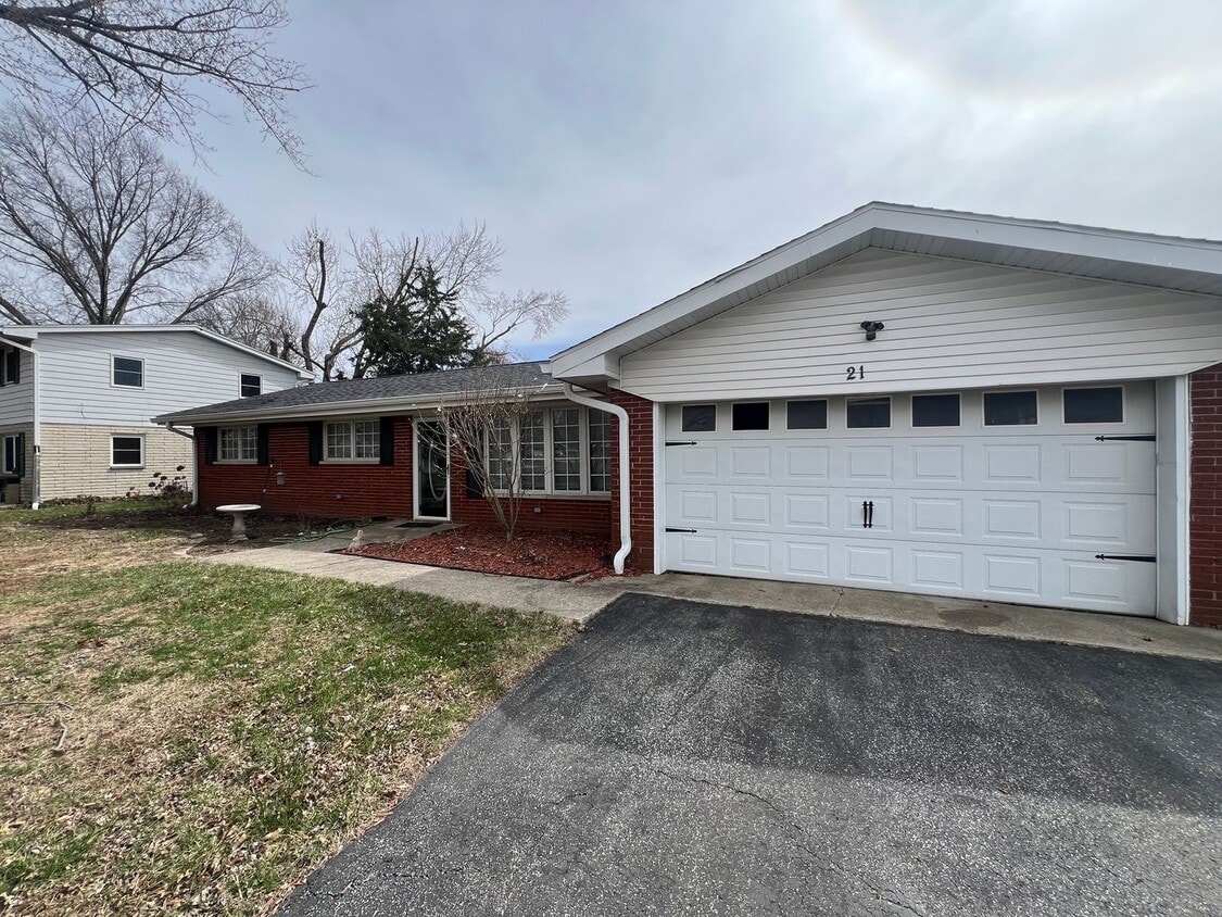 Primary Photo - Move in Ready! $1,000 security deposit!