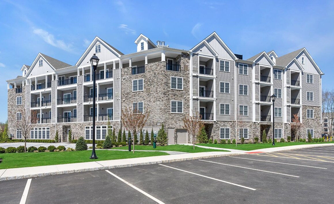 Foto principal - The Enclave 55+