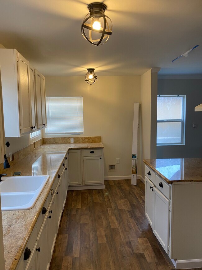 Kitchen - 6561 S Van Ness Ave