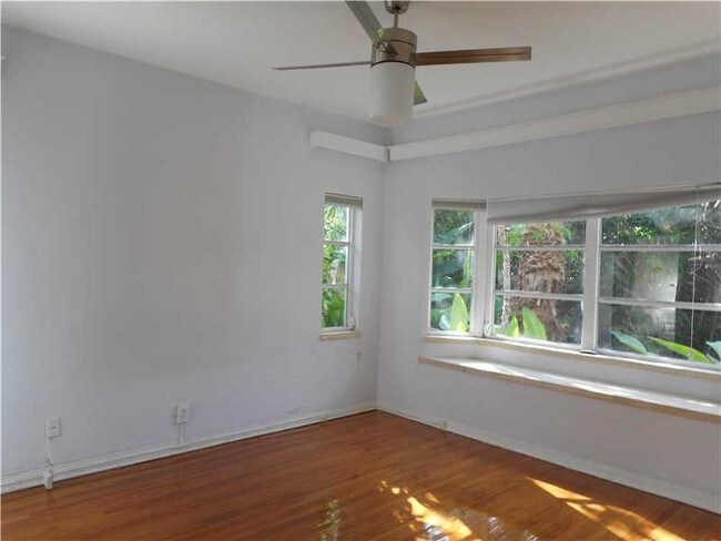Building Photo - 1561 Marseille Dr