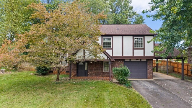Building Photo - 1812 Sedgewick Dr