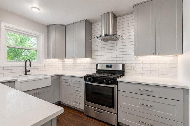 Building Photo - 9706 Cottle Dr