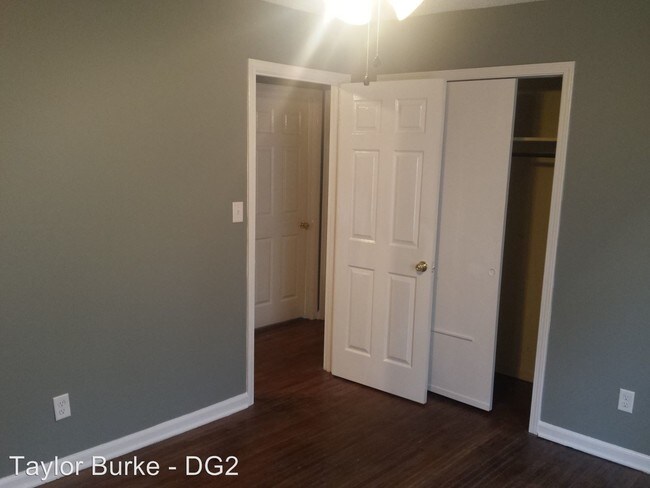 Building Photo - 3 br, 2 bath House - 917 20th Ave NW
