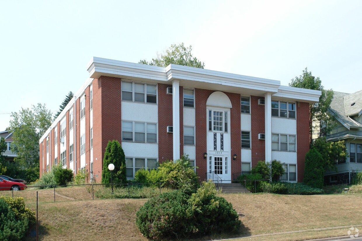Foto principal - 1717 E 4th St