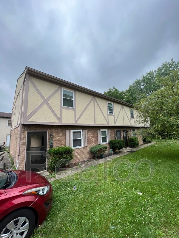 Primary Photo - 1582 Harvester Ln