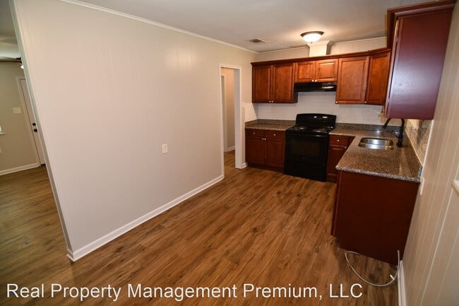 Building Photo - 3 br, 1 bath House - 931 Whitehead