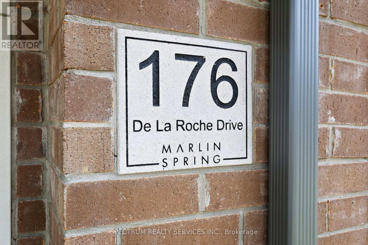 Primary Photo - 176 DE LA ROCHE Dr