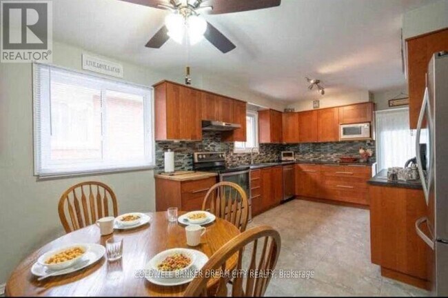 Photo du bâtiment - 8 Maplehurst Square