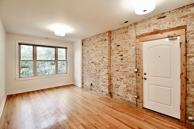 Building Photo - 2612 N Fairfield Ave