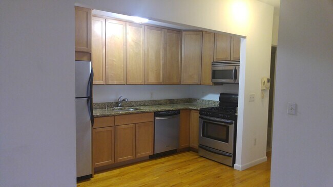 Building Photo - 69 E 130th St