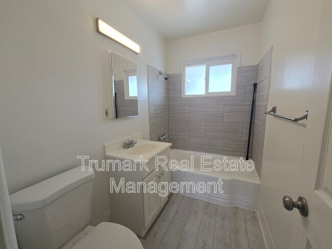 Foto del edificio - 311 N Pacific Ave