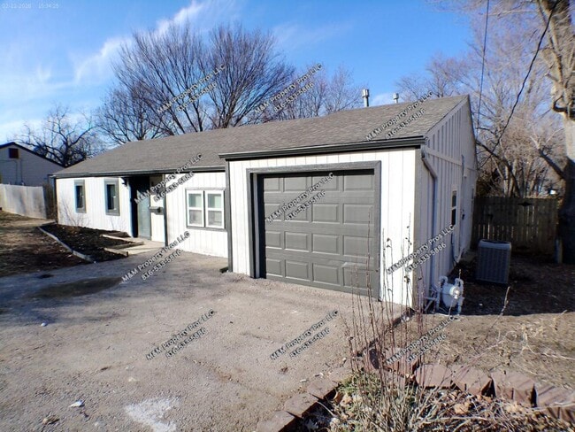 Foto del edificio - 8208 W 81st St