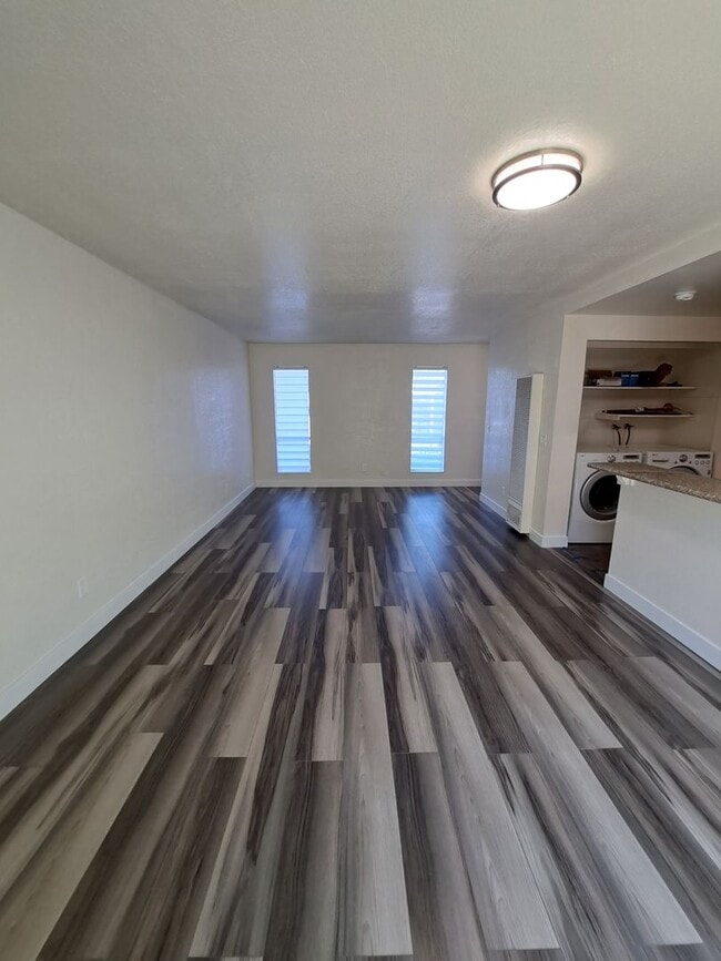 Building Photo - 145 Del Rey Ct