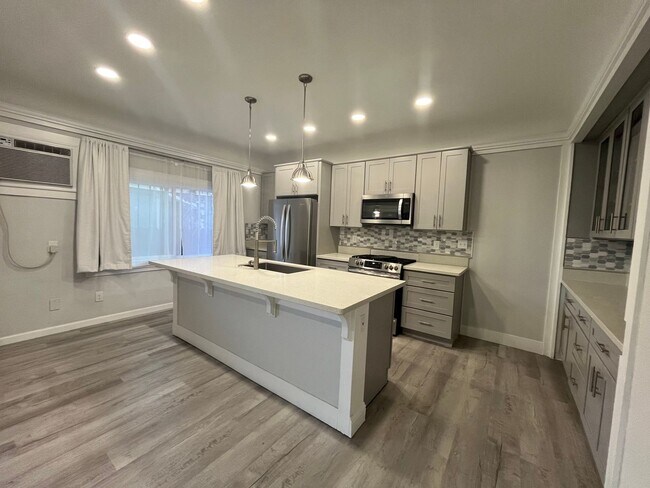 Foto del edificio - 8180001/85