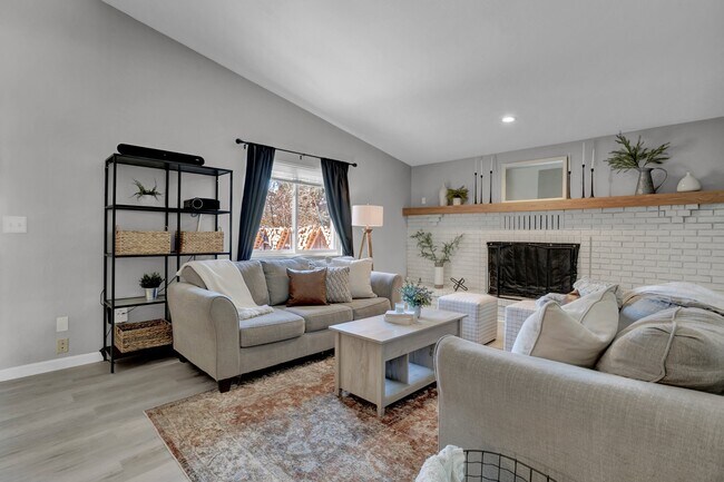 Foto del edificio - 5155 Wagon Master Dr