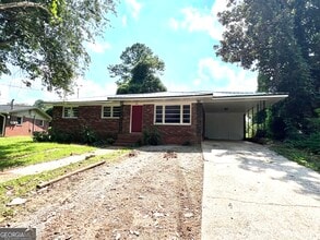 Building Photo - 133 Pineview Dr