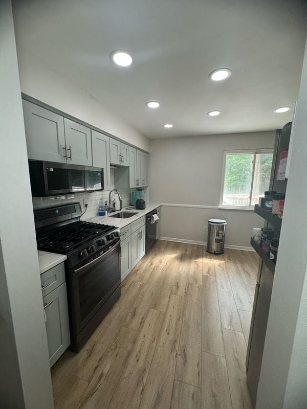 Foto del edificio - 7940 Covington Ave