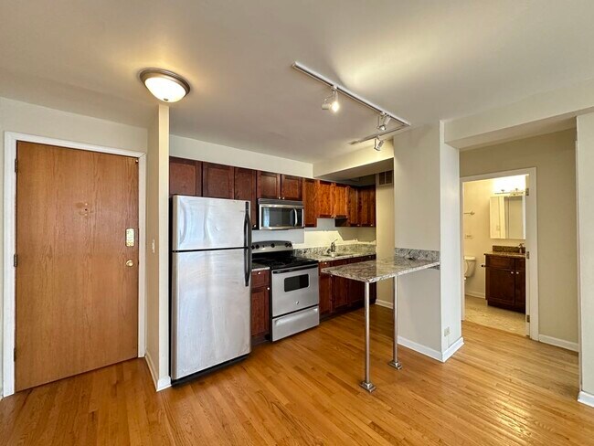 Building Photo - 4180 N Marine Dr