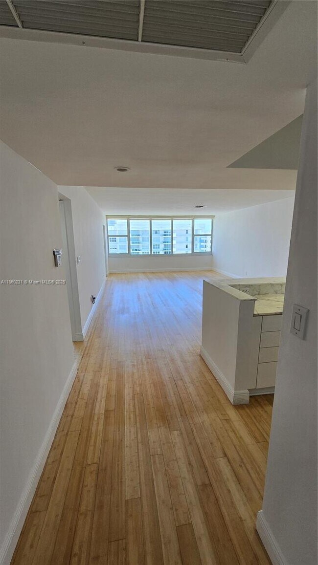 Building Photo - 5600 Collins Ave