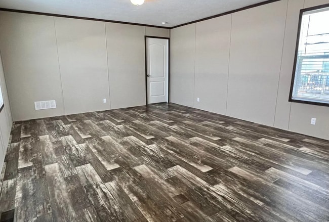 Building Photo - 6580 N Hampshire Dr