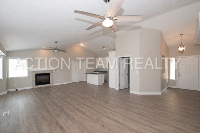 Building Photo - 14390 S Lapis Dr