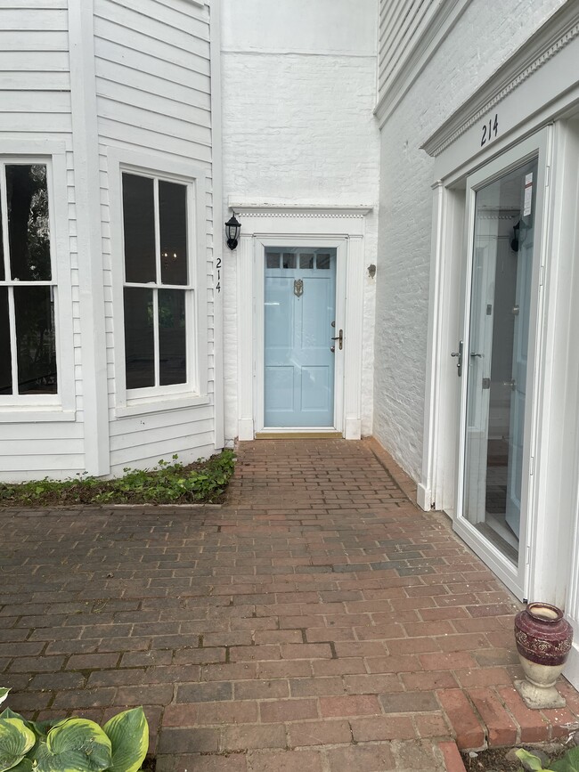 Front Door Entrance - 214 N Morris St