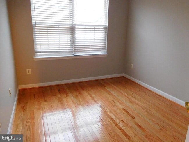Building Photo - 4302 Talmadge Cir