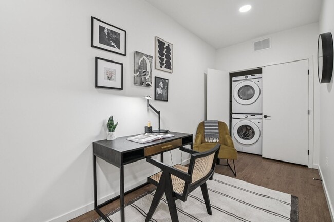 Building Photo - akin Tennyson