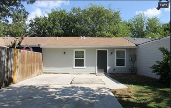 Building Photo - 5427 Little Creek Dr
