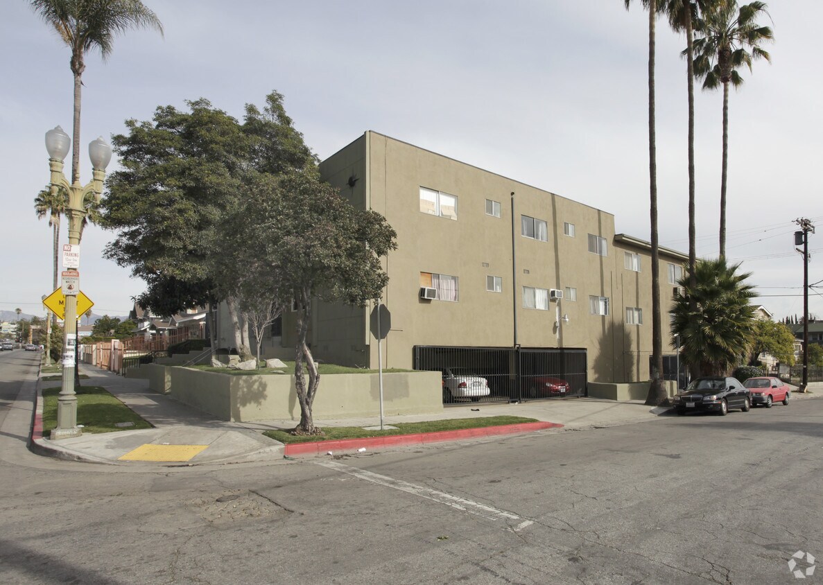 Primary Photo - 200 N Rampart Blvd