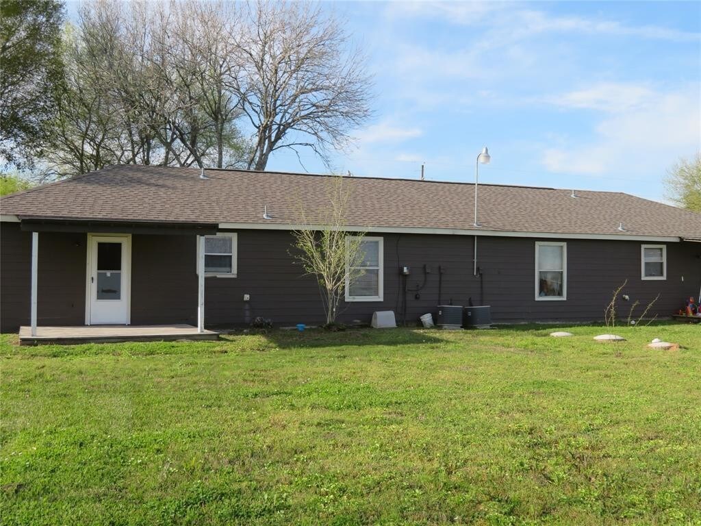 7123A Meadowgreen Ln Unit A, Needville, TX 77461 Apartment for Rent