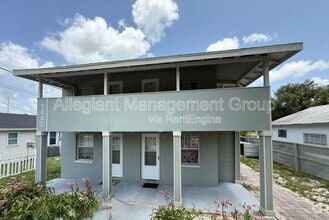 Building Photo - 1002 Avenue E
