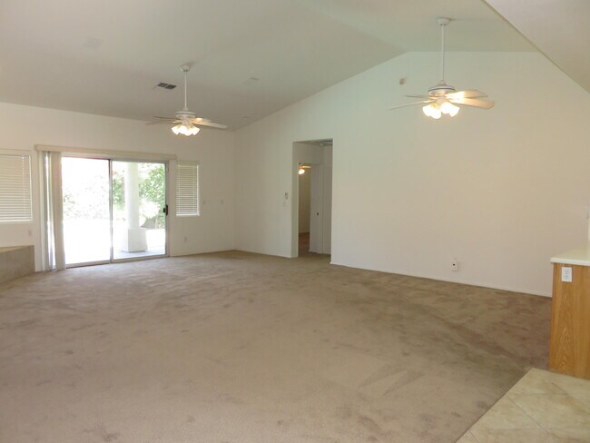 Foto del edificio - 78670 Naples Dr