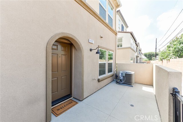 Foto del edificio - 4337 Maple Ln