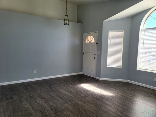 Building Photo - Nice Single Story Home Close to the Entrance of EAFB