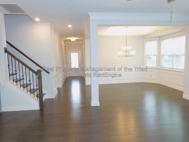 Foto del edificio - 6417 Bluestone Park Dr