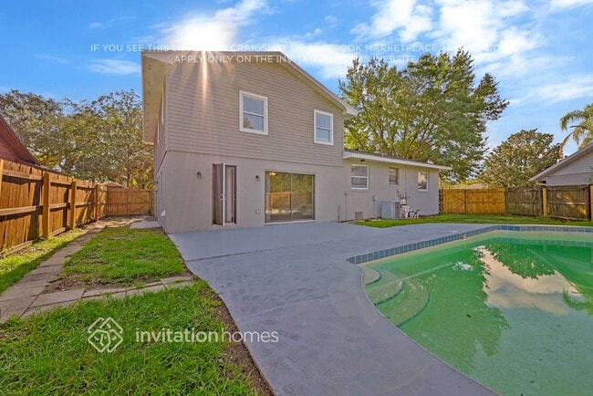 Foto del edificio - 921 Oak Forest Dr