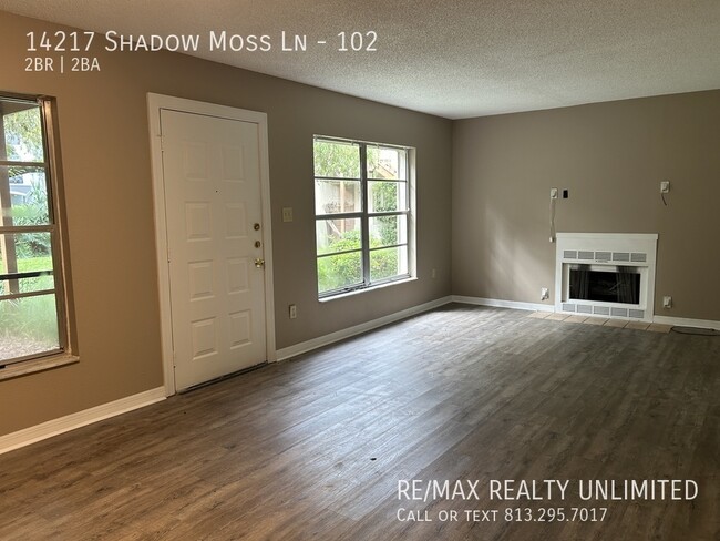 Foto del edificio - 14217 Shadow Moss Ln