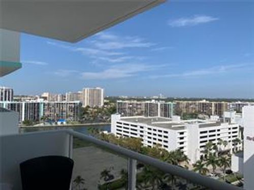 Foto del edificio - 3725 S Ocean Dr