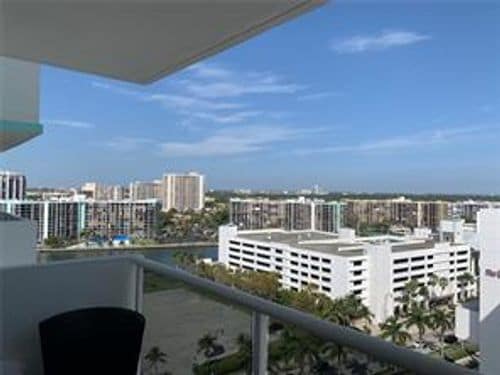 Building Photo - 3725 S Ocean Dr