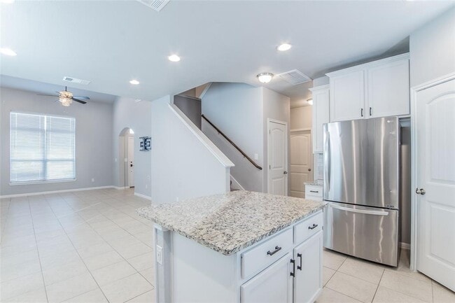 Foto del edificio - 921 Medina Wy