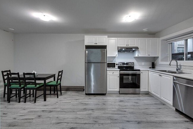 Building Photo - 24292 101A Av