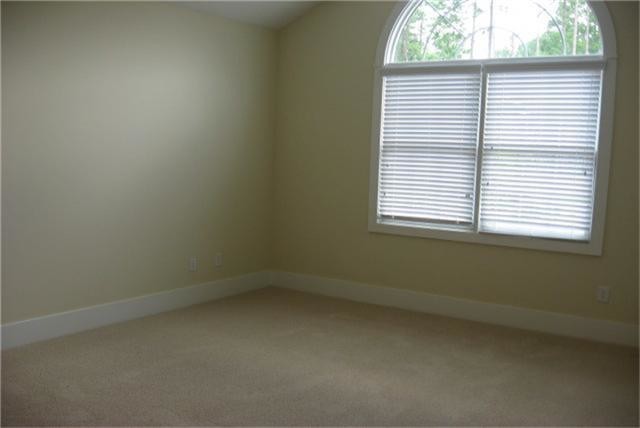 Building Photo - 153 University Dr