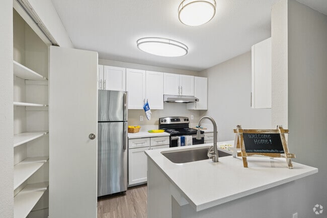 2BR, 2BA - 1,006SF - Kitchen - Avana Chestnut Hills
