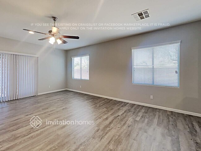 Building Photo - 2623 W Fawn Dr