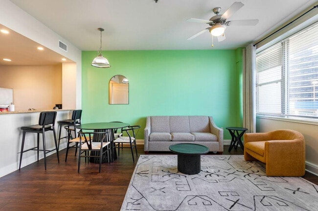 Foto del edificio - 925 Common St