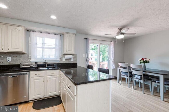 Foto del edificio - 11260 Westport Dr