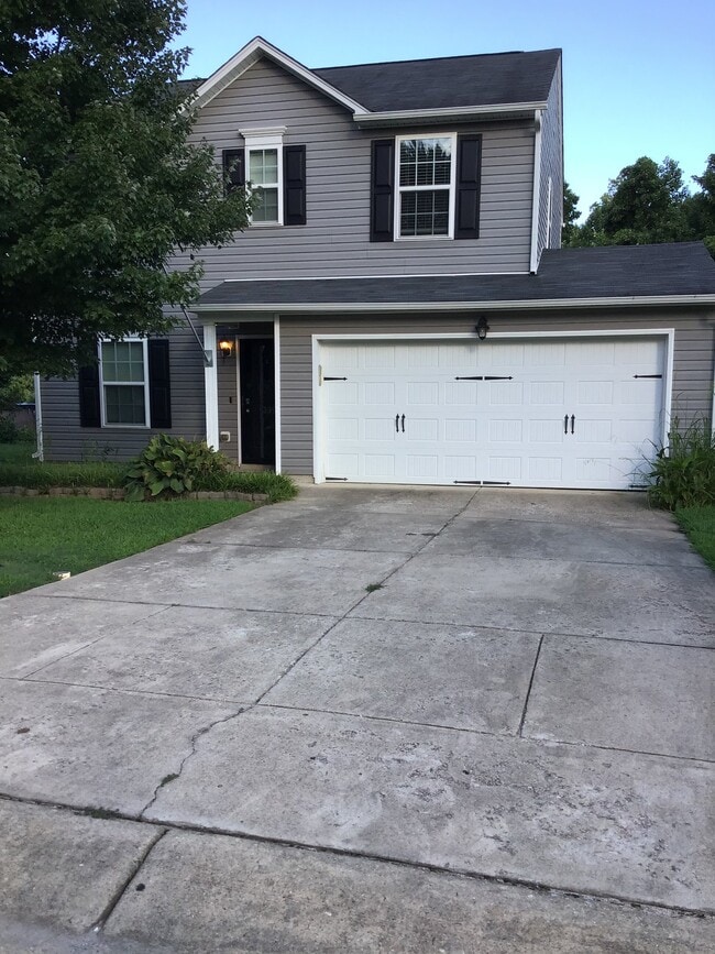 Building Photo - 399 Randolph Dr