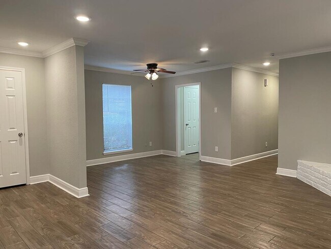 Foto del edificio - 14455 Misty Meadow Ln